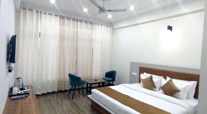 Pensjonat Himalayan Hits Kasauli