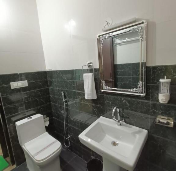 Pensjonat Himalayan Hits Kasauli