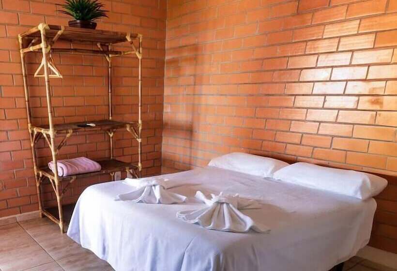 هاستل Cantinho Família