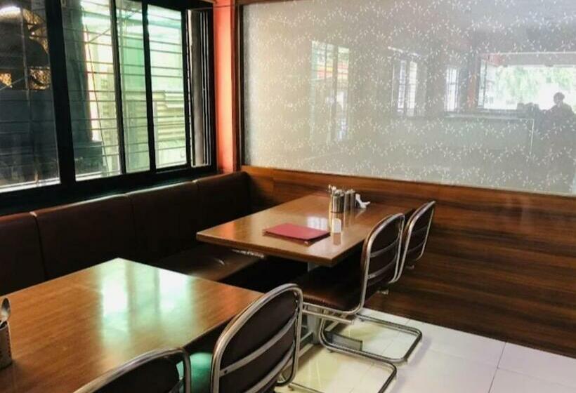 هتل Samrat Nashik