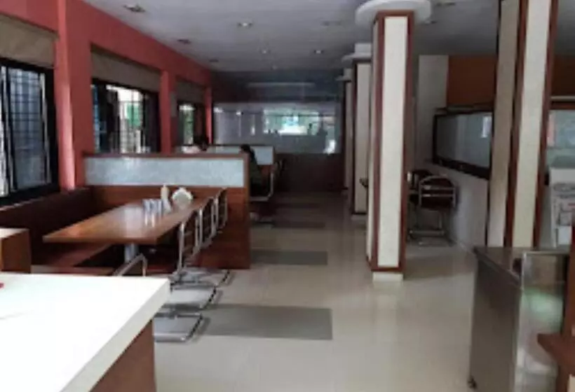 ホテル Samrat Nashik