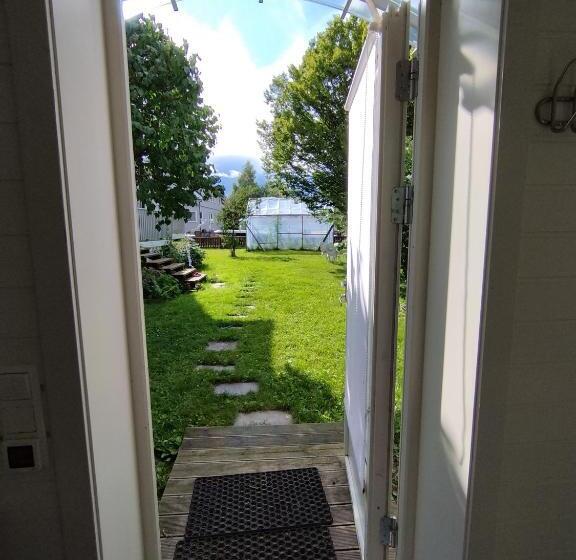 פנסיון Guest House In The Garden