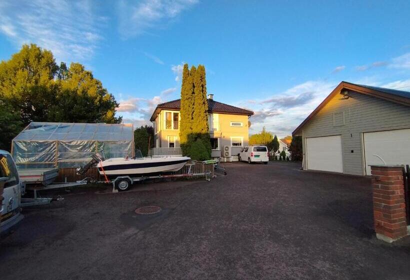 פנסיון Guest House In The Garden