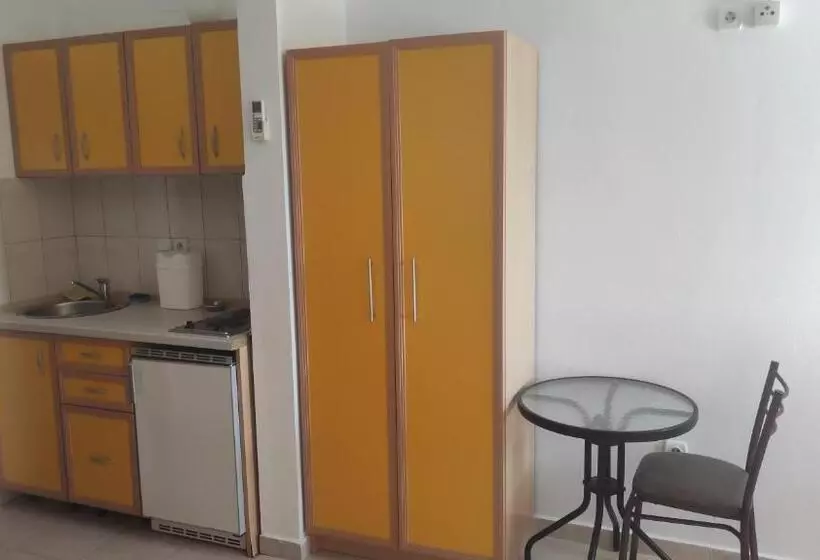 هاستل Maki Apartmani