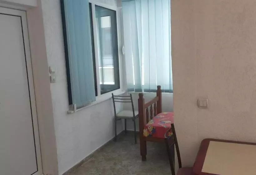هاستل Maki Apartmani