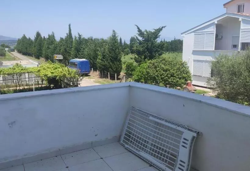 هاستل Maki Apartmani