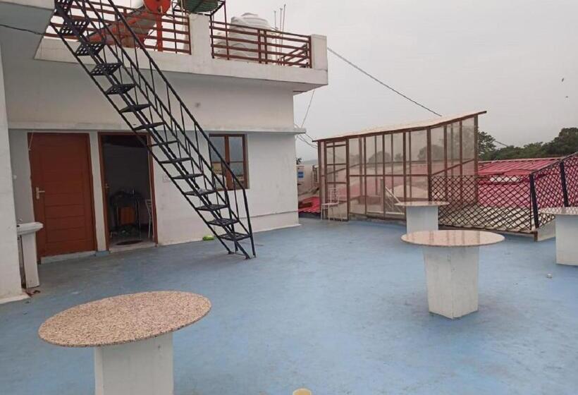 تختخواب و صبحانه Hide And Seek By Stayapart