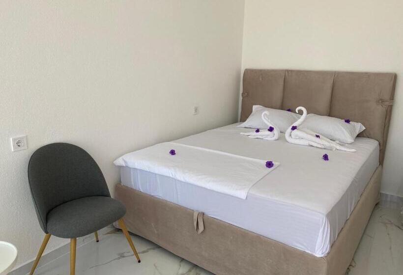 تختخواب و صبحانه Holliday Tivat