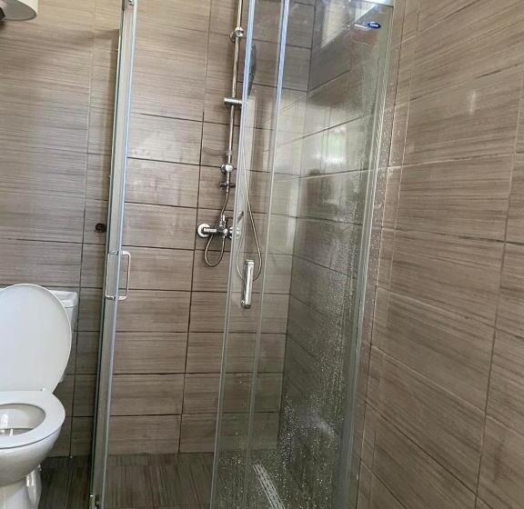 تختخواب و صبحانه Holliday Tivat