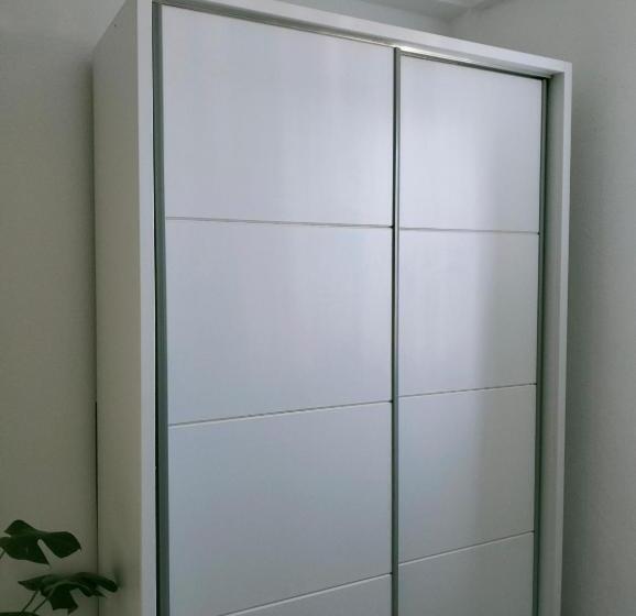 تختخواب و صبحانه Holliday Tivat