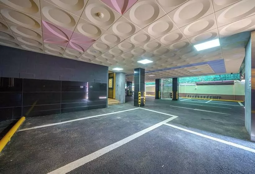 Brown Dot Hotel Angang