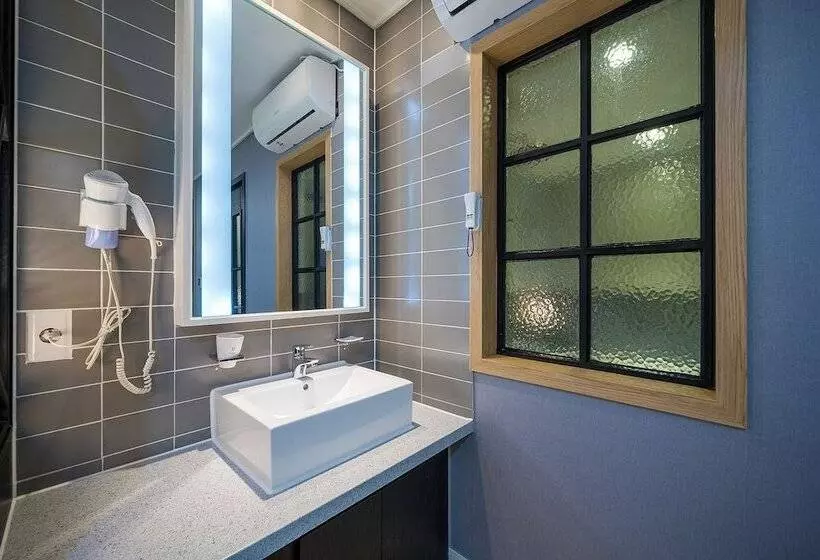 Brown Dot Hotel Angang