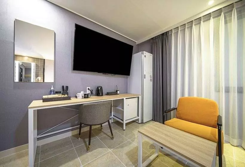 Brown Dot Hotel Angang