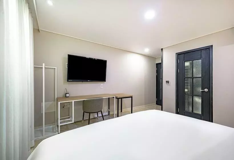 Brown Dot Hotel Angang
