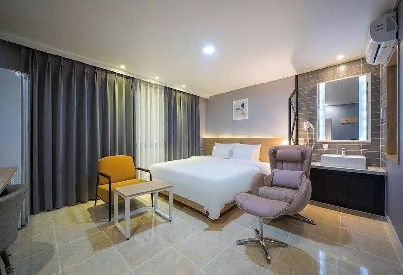 Brown Dot Hotel Angang