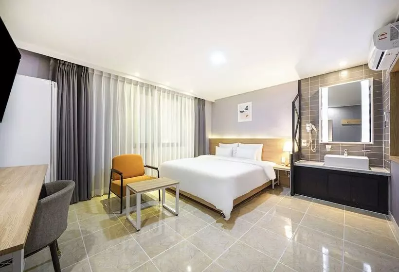 Brown Dot Hotel Angang