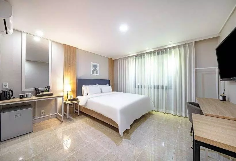 Brown Dot Hotel Angang