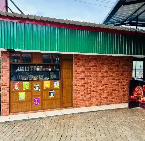 Hotelli Tcs Rooms Ezhilode Payyanur