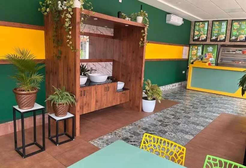 Hotelli Tcs Rooms Ezhilode Payyanur