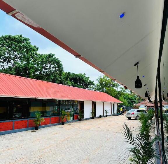 Hotel Tcs Rooms Ezhilode Payyanur