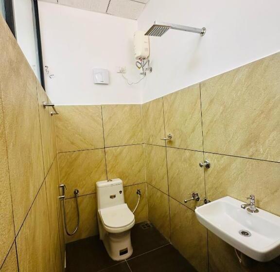 Hotel Tcs Rooms Ezhilode Payyanur