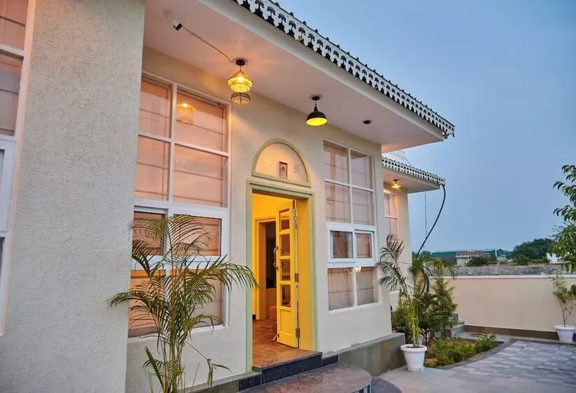 ホテル Free Birds Bungalow