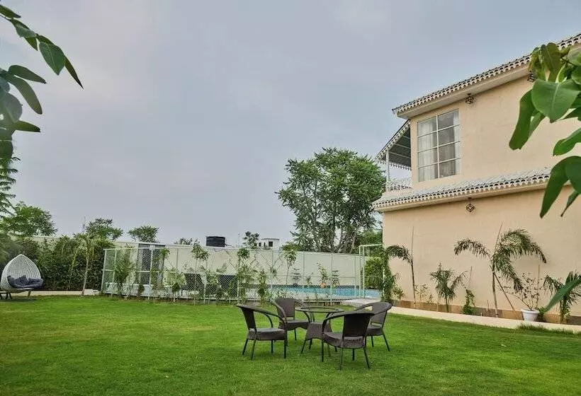 ホテル Free Birds Bungalow