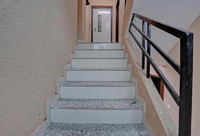 ホテル Oyo The Maharaja Place