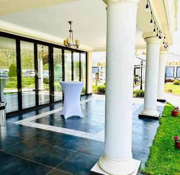 ホテル Pensiunea Cristal