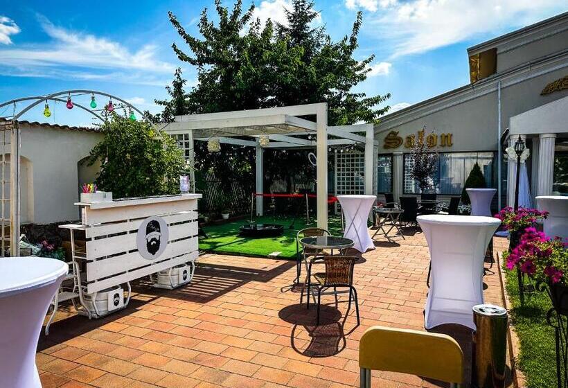 Отель Pensiunea Cristal