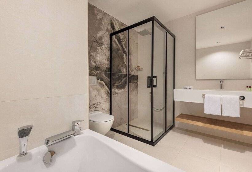 酒店 Ramada Plaza By Wyndham Batman