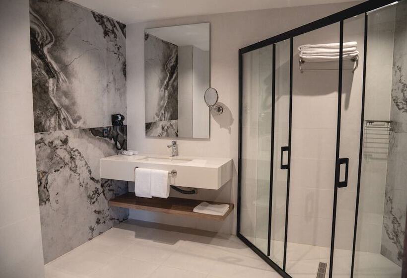 酒店 Ramada Plaza By Wyndham Batman