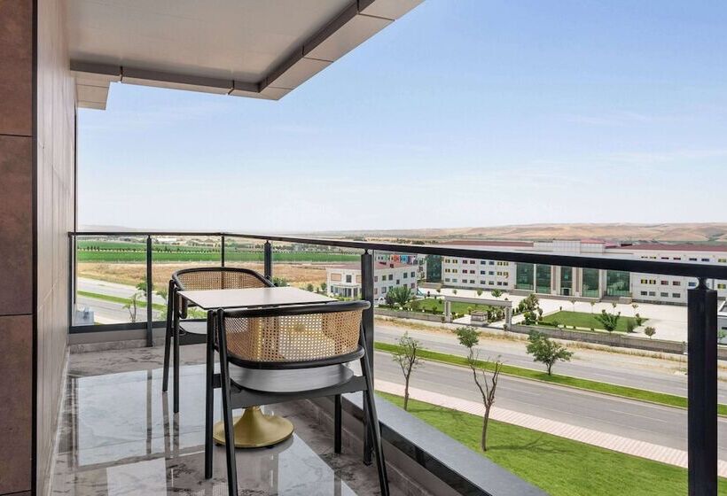 酒店 Ramada Plaza By Wyndham Batman