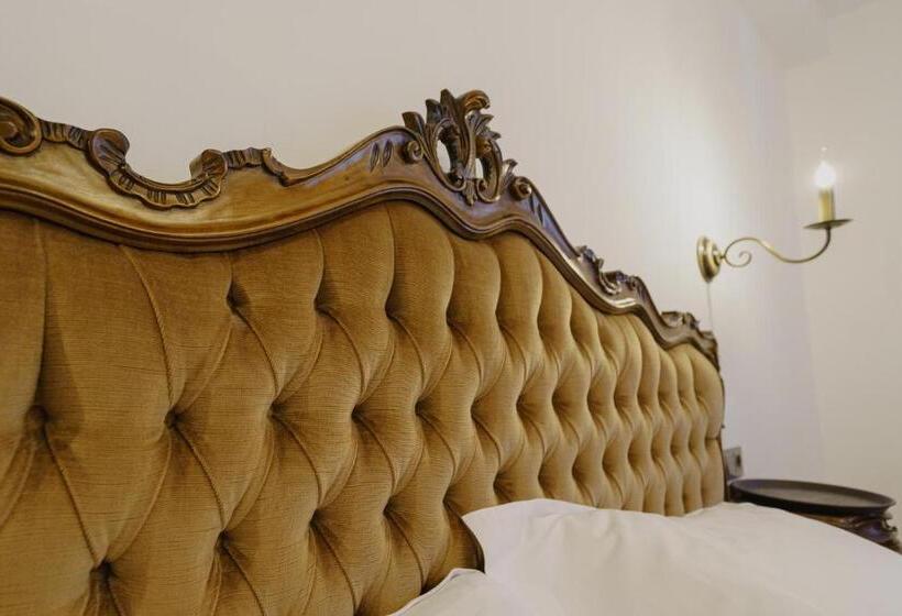 پانسیون Casa Baronului