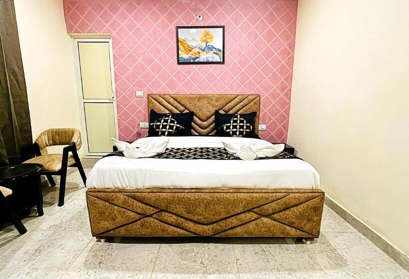 هتل Grand Parador