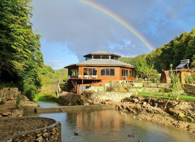 Sosyete çobani Doğal Yaşam Oteli̇