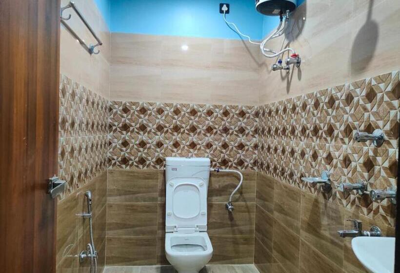 ホテル Vaishnavi Near Baba Dham Temple