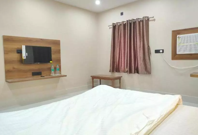ホテル Vaishnavi Near Baba Dham Temple