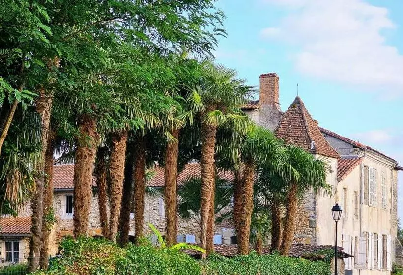 Aamiaismajoitus (B&B) Château Arche D Aure