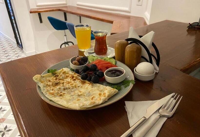 هتل 24 Boutique Aparts