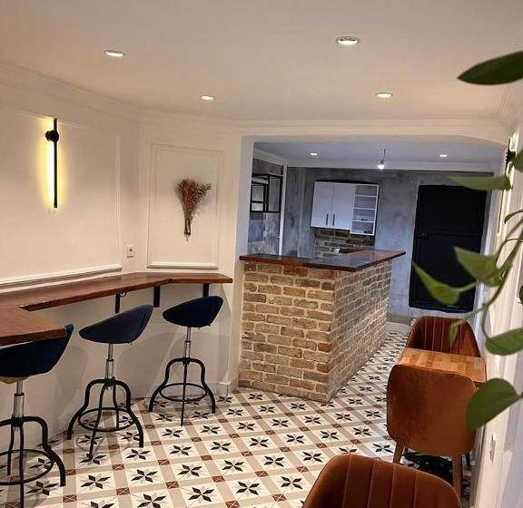 هتل 24 Boutique Aparts