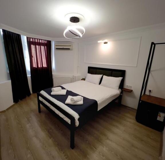 هتل 24 Boutique Aparts