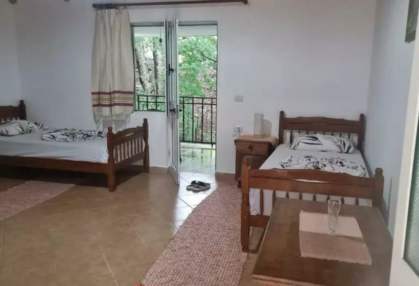 Hotel Bujtina Te Grima