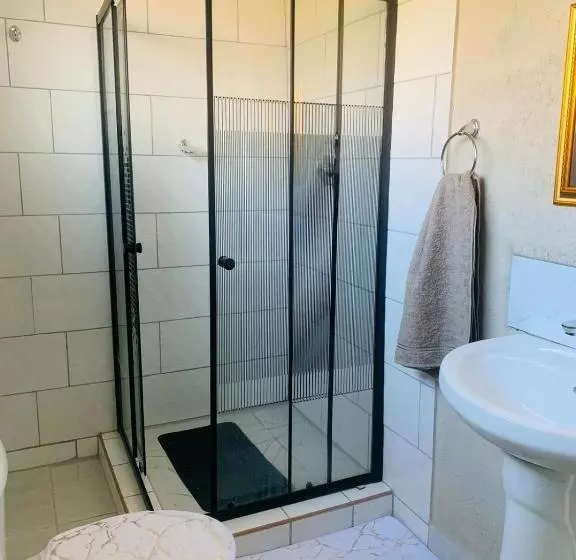 Majatalo Asante Sana Guest House