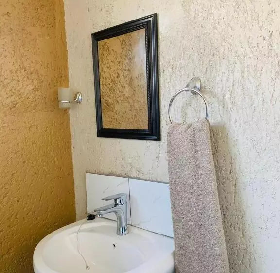 Majatalo Asante Sana Guest House