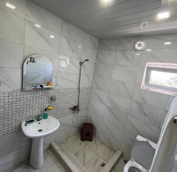 پانسیون Guesthouse Kvara  Mukhuri