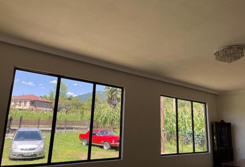 پانسیون Guesthouse Kvara  Mukhuri