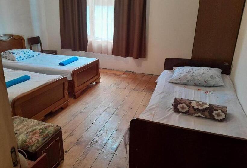 پانسیون Guesthouse Kvara  Mukhuri