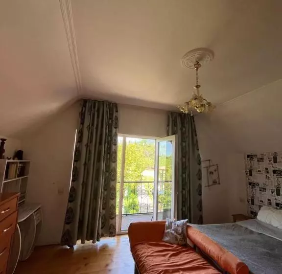 پانسیون Guesthouse Kvara  Mukhuri