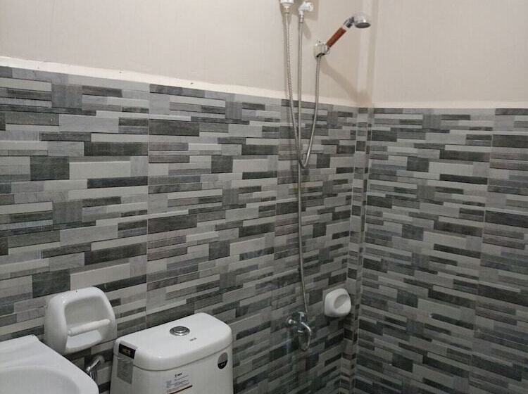 Pilot Hotel Powered By Cocotel